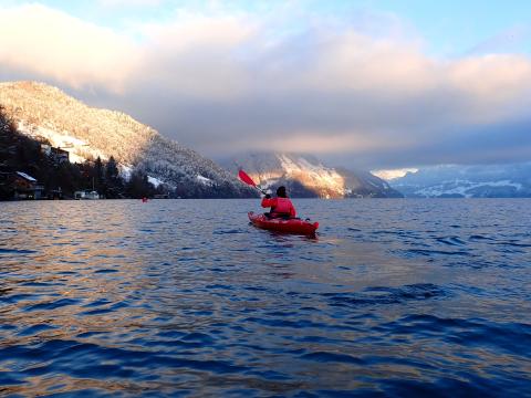 Paddeln im Winter bei speziellen Stimmungen