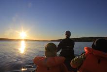 Im Kanadier in Dalsland (Schweden) dem Sonnenaufgang entgegen.