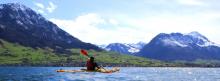 Seekajakfahrer im Frühling auf dem Vierwaldstättersee