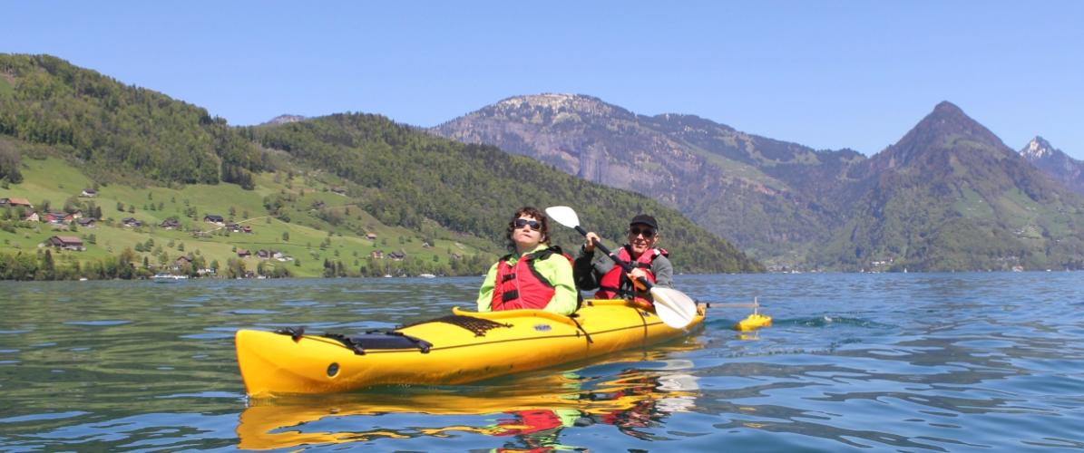 Kanufahren im 2er Seekajak mit Auslegern und speziellem Sitz mit Stützen