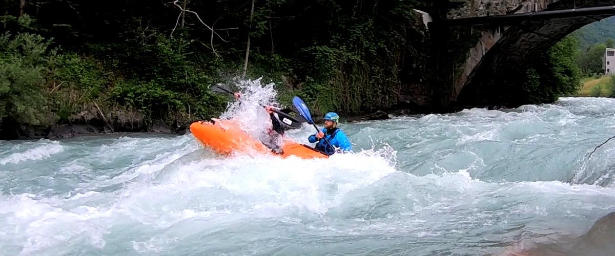 Im Tandem Kajak der Kanuwelt Buochs durch das wilde Wasser der Engeblerger Aa